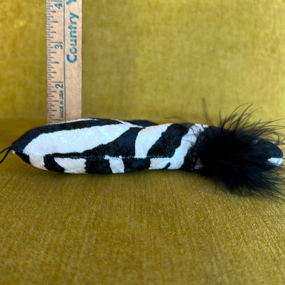 Zebra Print Shoe Hanging Decor - Picture 10 of 10